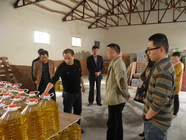 省國(guó)資委第二監(jiān)事會(huì)辦事處王正發(fā)一行到固鎮(zhèn)縣公司調(diào)研指導(dǎo)工作